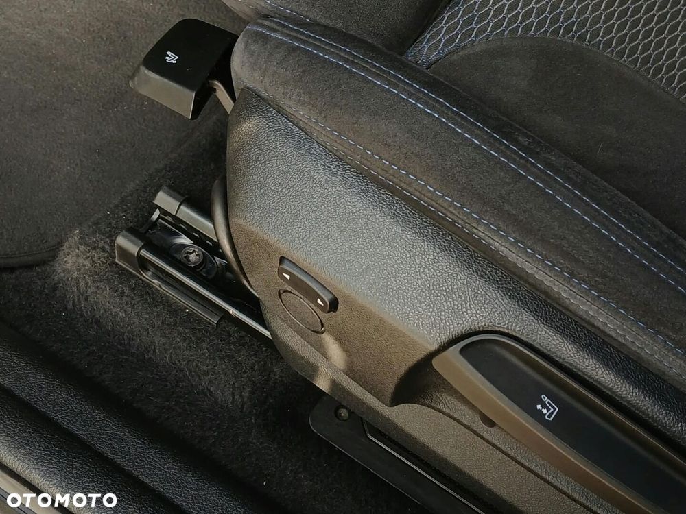 BMW Seria 2 218d GT M Sport - 37