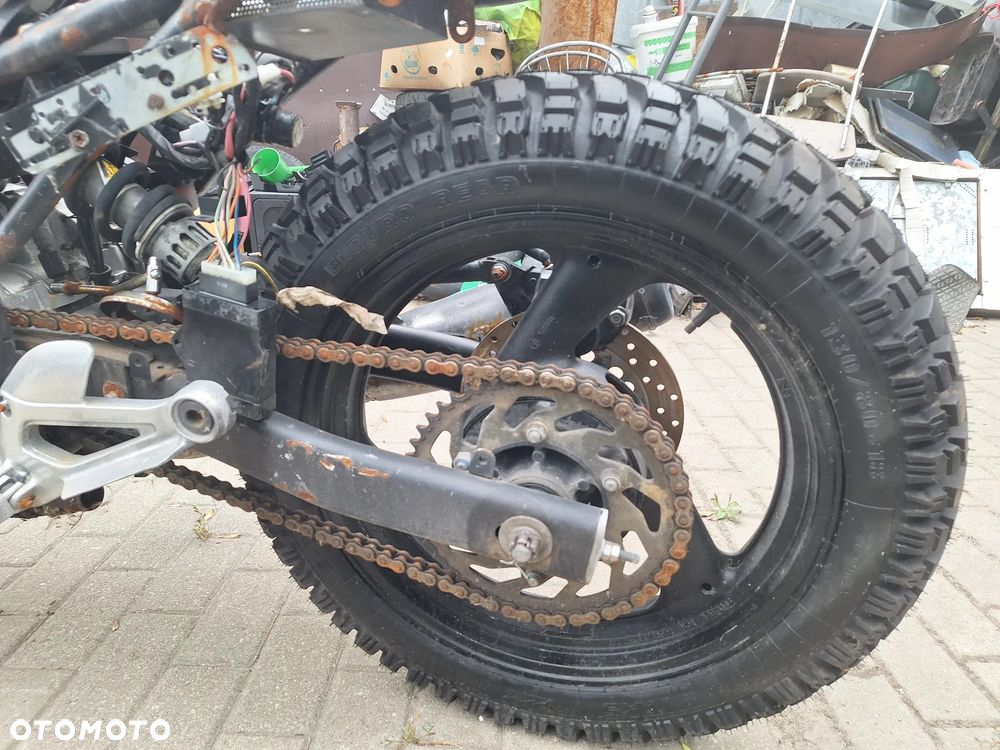 Yamaha XJ - 6