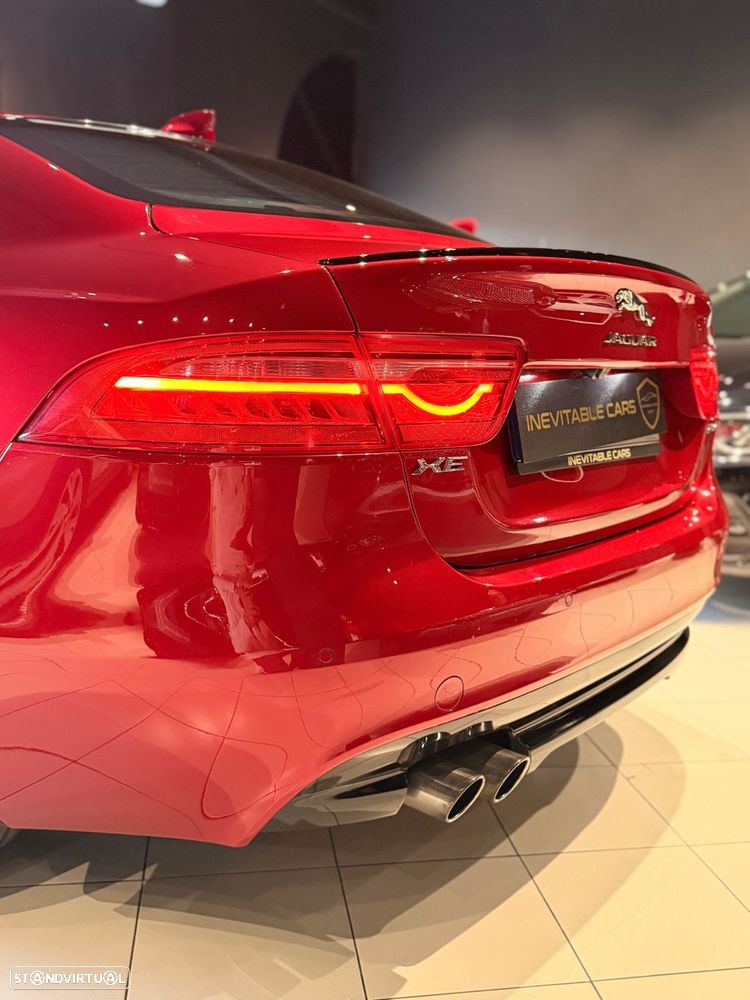 Jaguar XE 2.0 D R-Dynamic S - 9