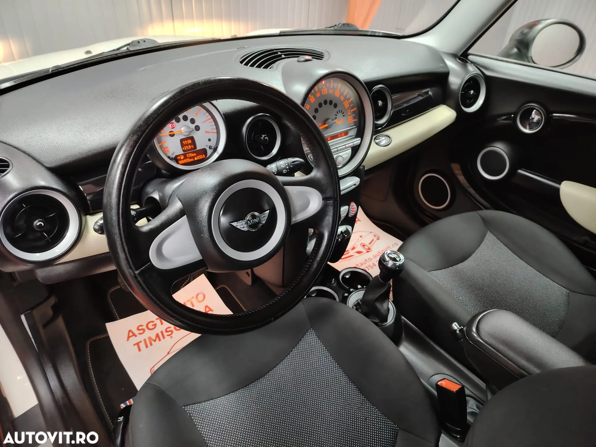Mini Cooper One - 9