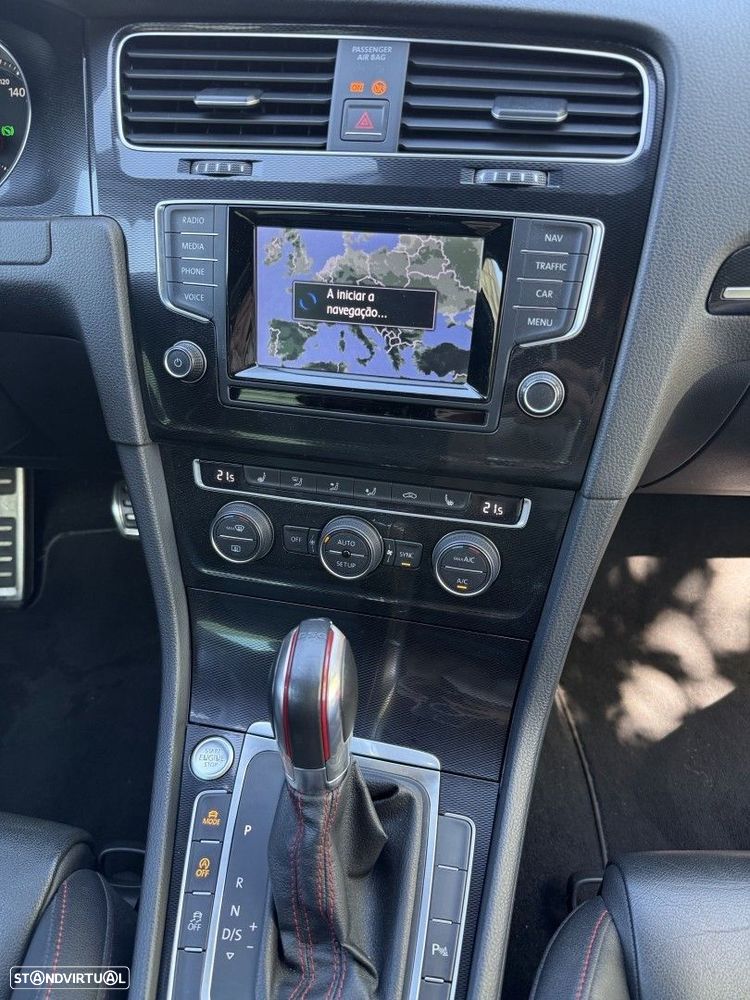 VW Golf 2.0 TSi GTi DSG - 26