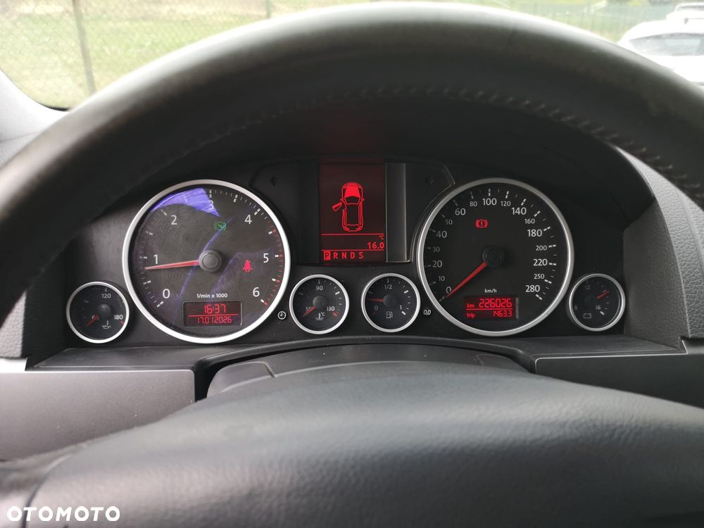 Volkswagen Touareg 2.5 R5 TDI DPF Perfect Tiptr - 23