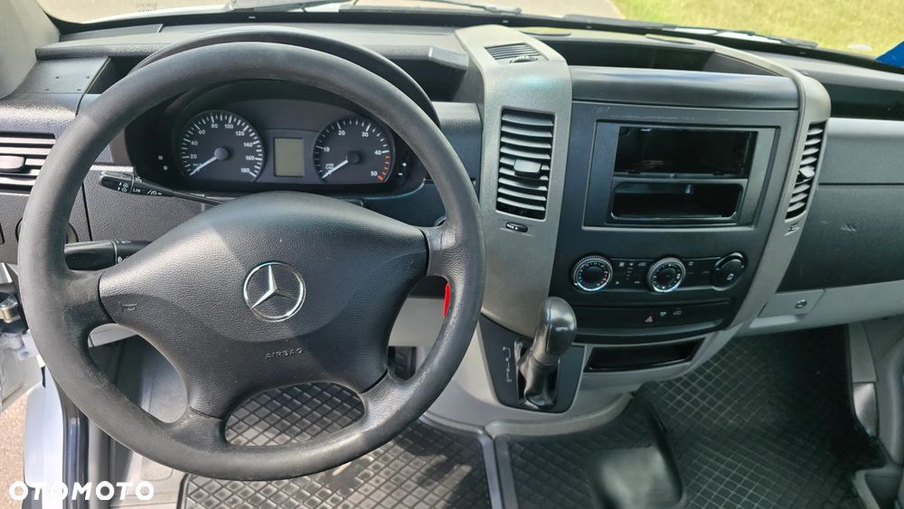 Mercedes-Benz Sprinter 318 - 13