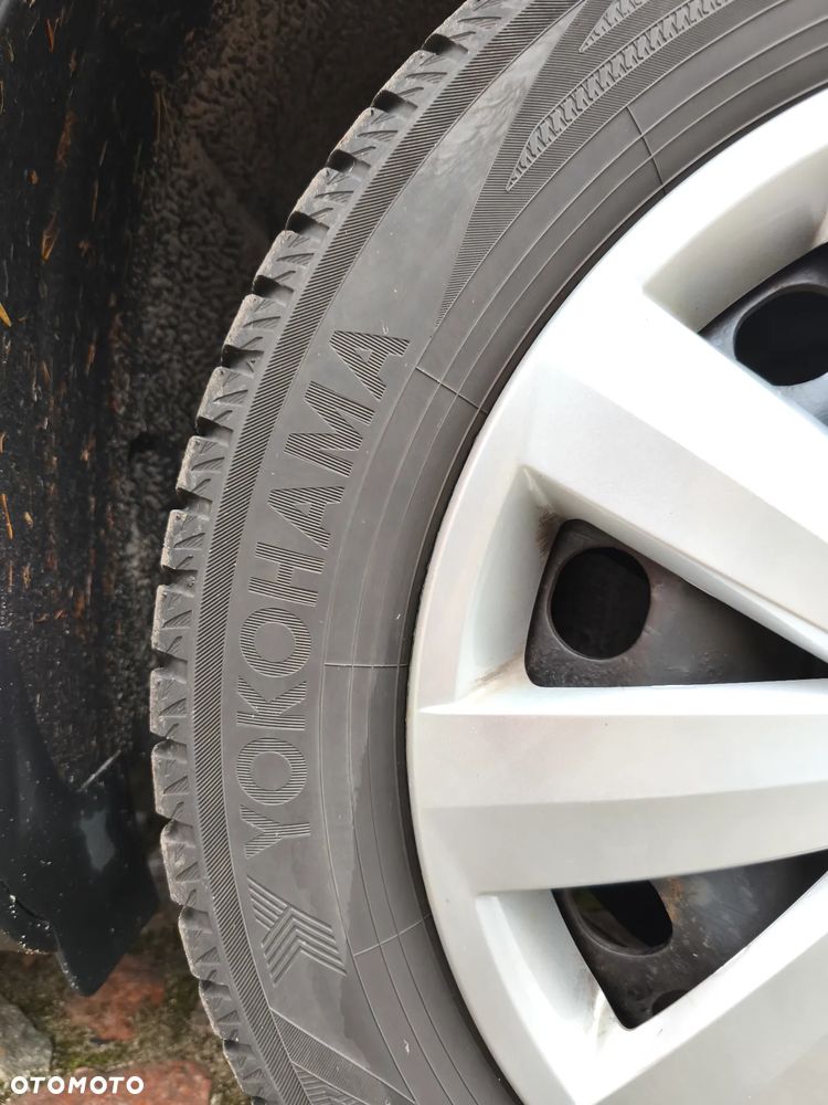 Volkswagen Passat 2.0 TDI DPF Highline - 16