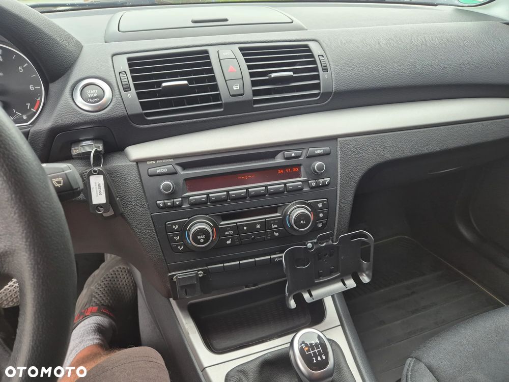 BMW Seria 1 116i - 8