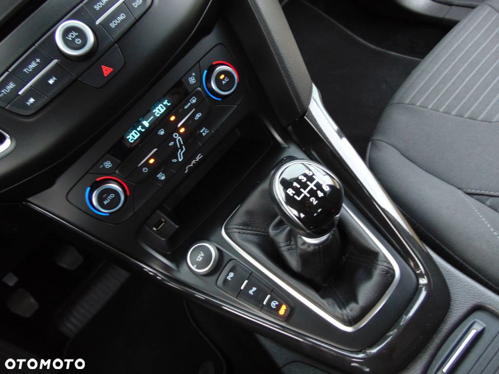 Ford Focus 1.0 EcoBoost Titanium - 16