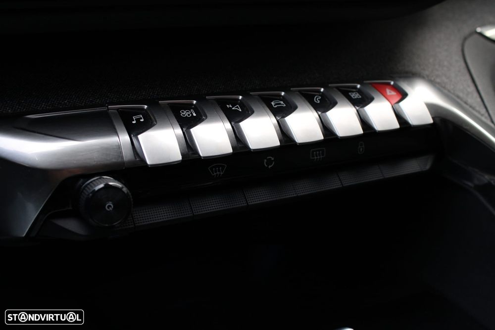 Peugeot 3008 PureTech 130 Stop & Start GPF EAT8 Allure - 22