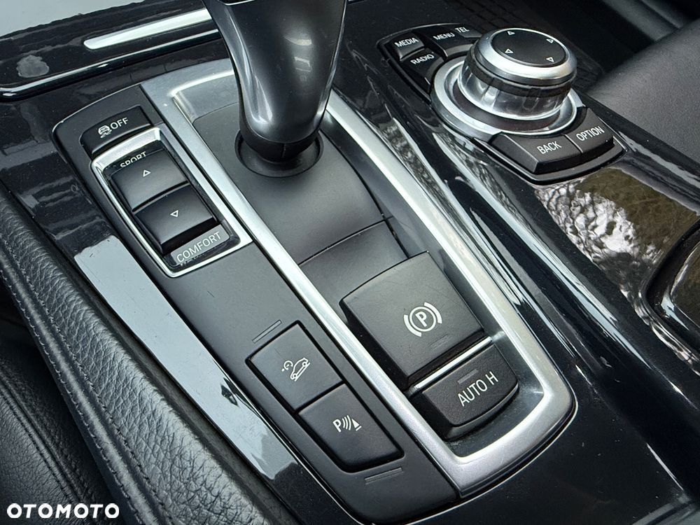 BMW Seria 5 525d xDrive - 8