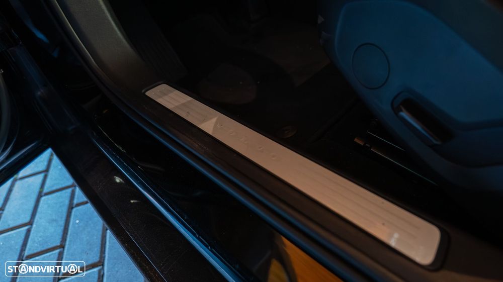 Volvo V60 2.0 D4 Momentum Geartronic - 14