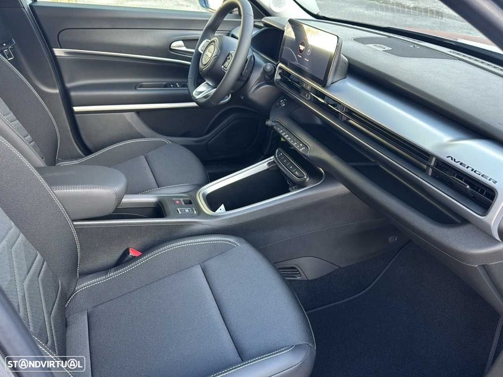 Jeep Avenger 1.2 e-Hybrid Summit DCT - 14