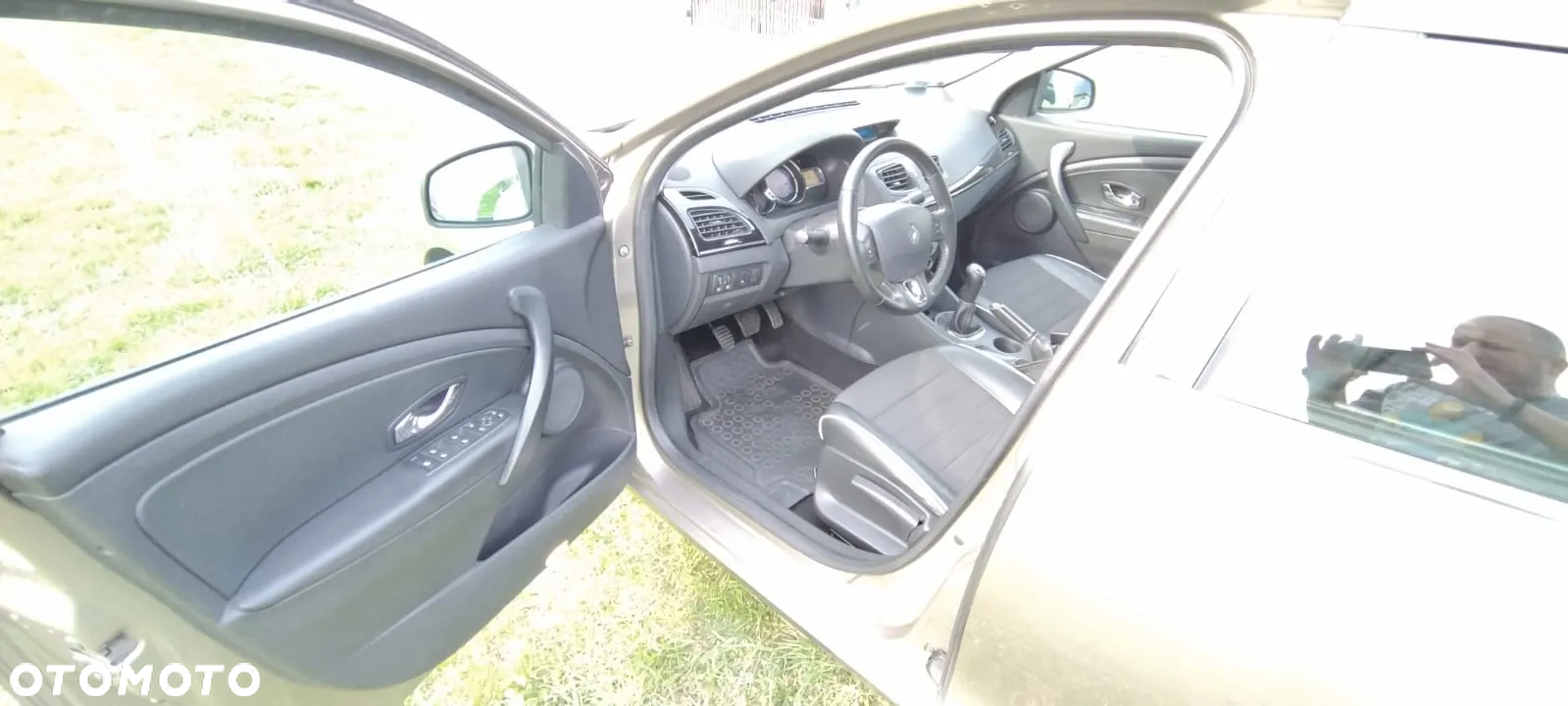 Renault Fluence 1.6 16V Zen - 10