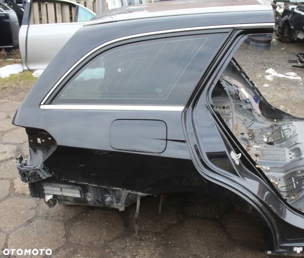 Błotnik tylny lewy prawy ćwiartka tylna lewa prawa kolor 197 OE Mercedes E-klasa W212 Lift kombi 2014r