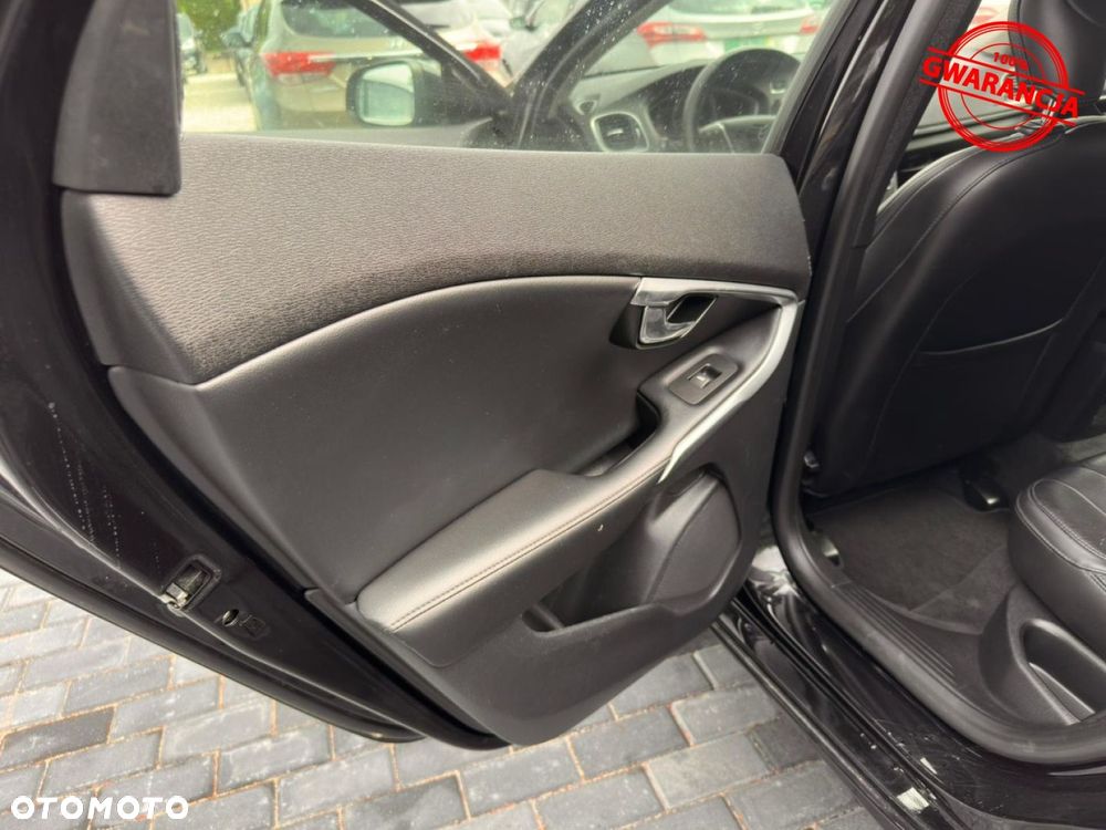 Volvo V40 D2 Drive-E R-Design Kinetic - 29