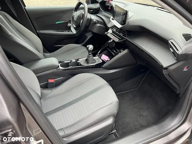 Peugeot 208 - 13