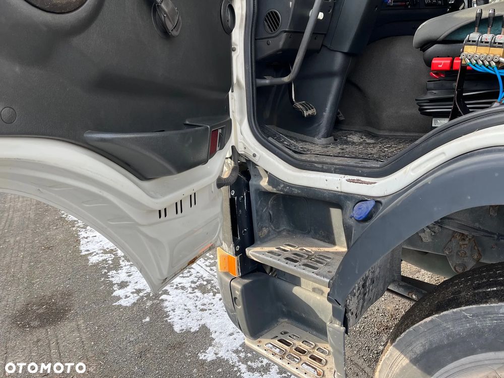 Volvo FM 12  6X4 - 10