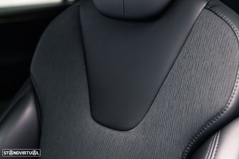 Tesla Model X - 20