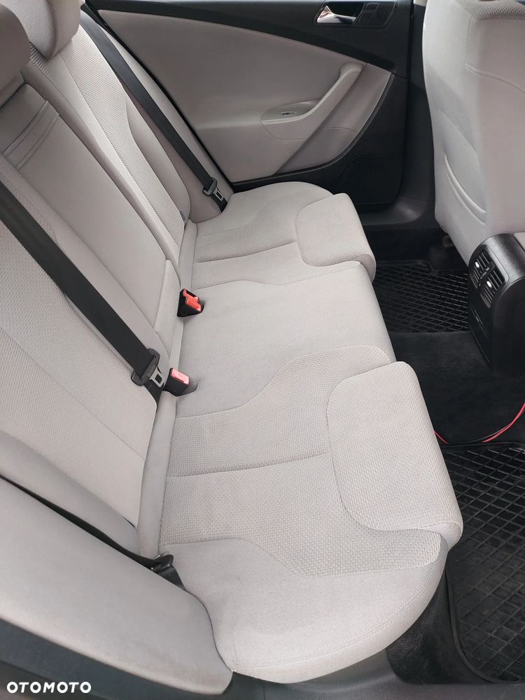 Volkswagen Passat 2.0 TDI Comfortline DSG - 7