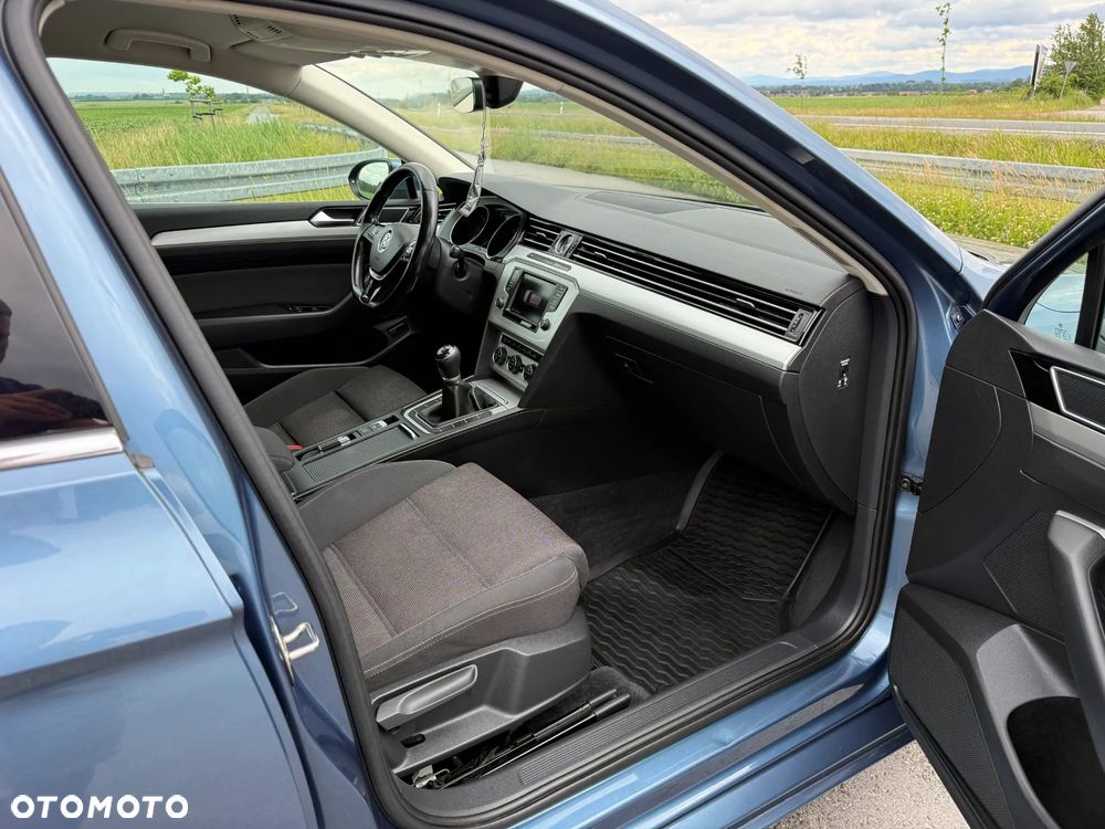 Volkswagen Passat 2.0 TDI BMT Comfortline - 24
