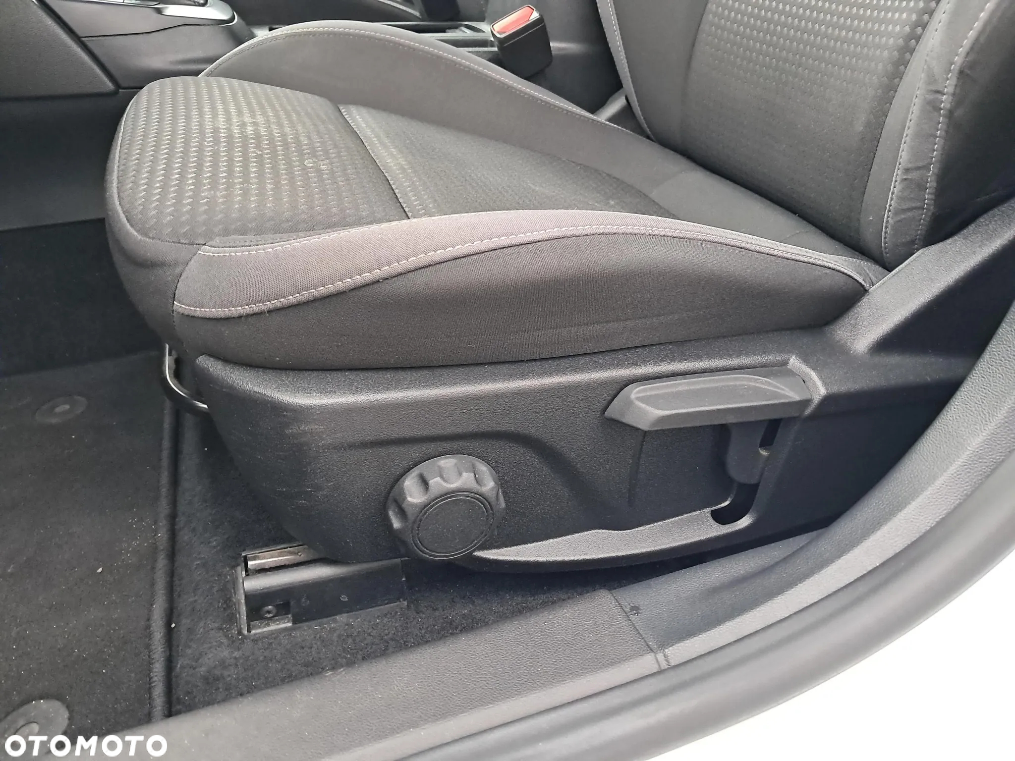 Ford Focus 1.0 EcoBoost Active - 12