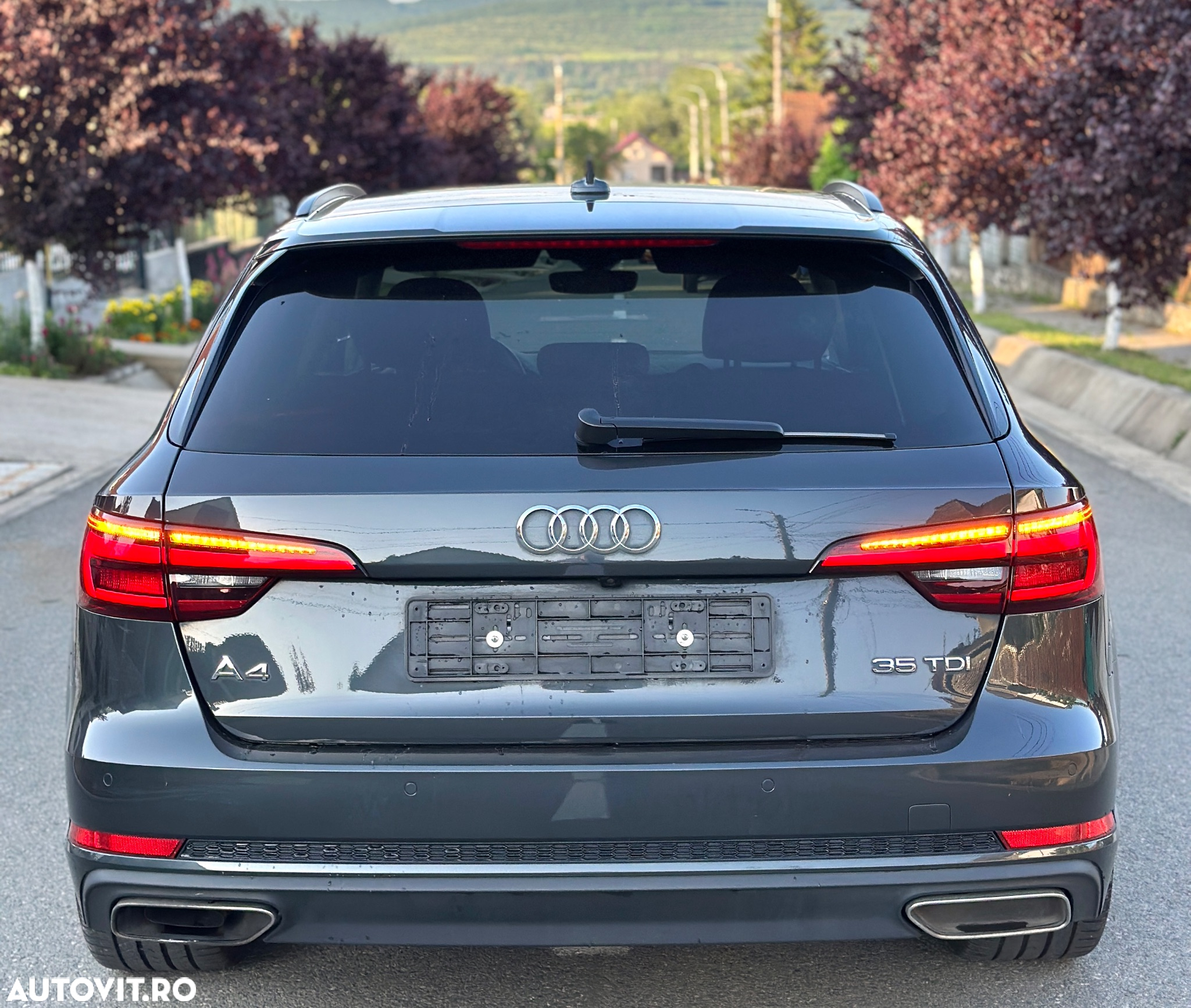 Audi A4 Avant 2.0 TDI ultra S tronic Design - 10