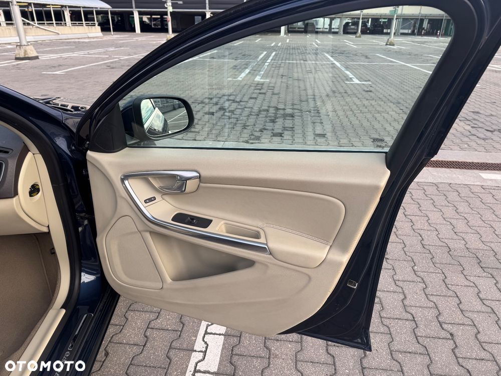 Volvo S60 T4 Momentum - 11