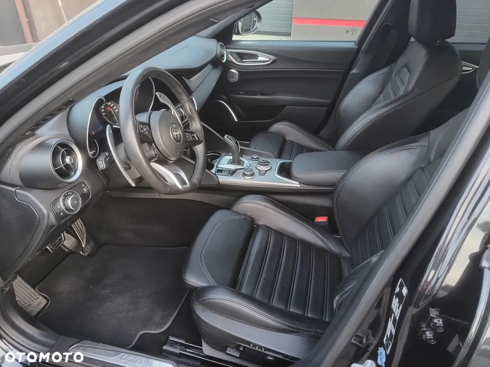 Alfa Romeo Giulia 2.0 Turbo Veloce Q4 - 9