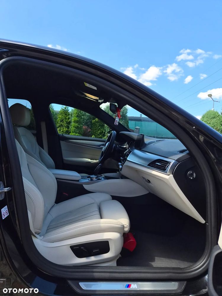 BMW Seria 5 520d xDrive M Sport sport - 32
