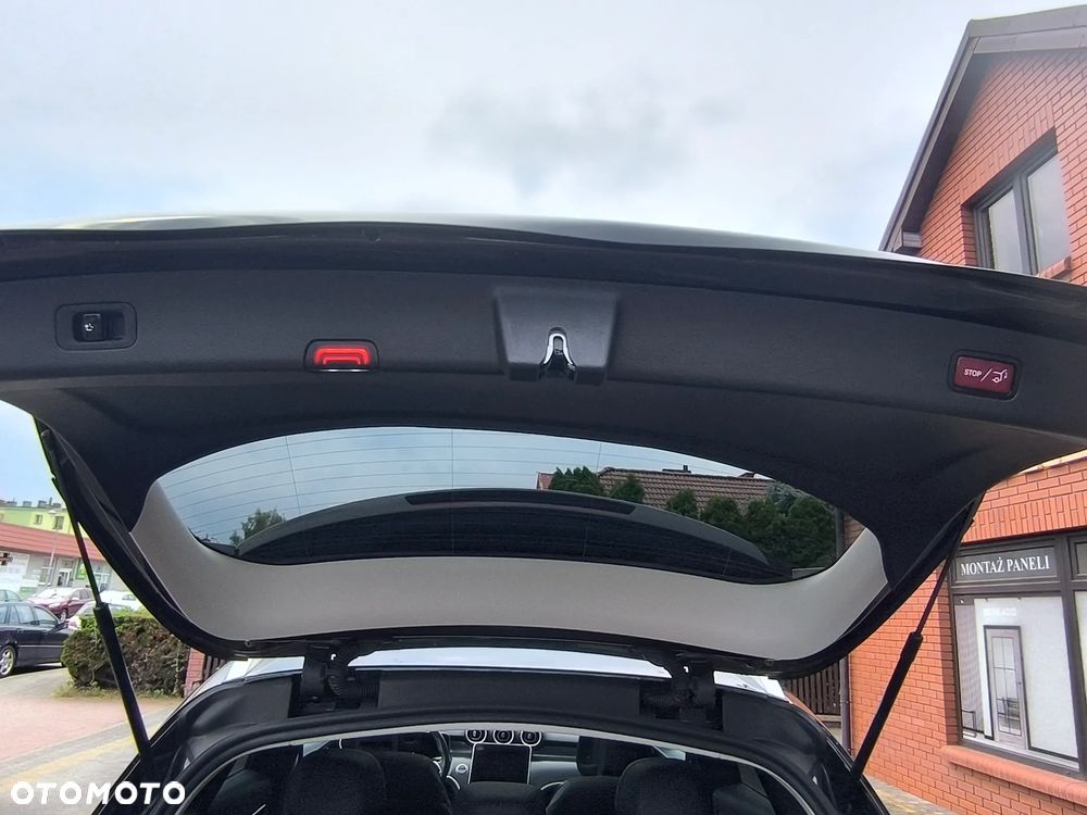 Mercedes-Benz GLC 300 e 4Matic 9G-TRONIC Edition Avantgarde - 25