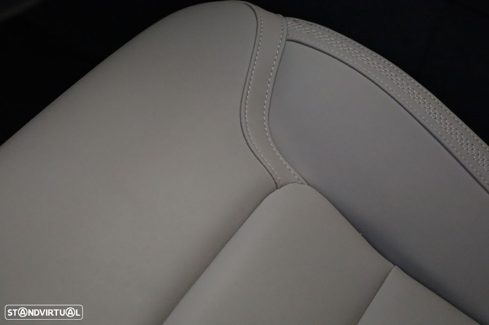 Volvo XC 60 2.0 T6 PHEV Core AWD - 13