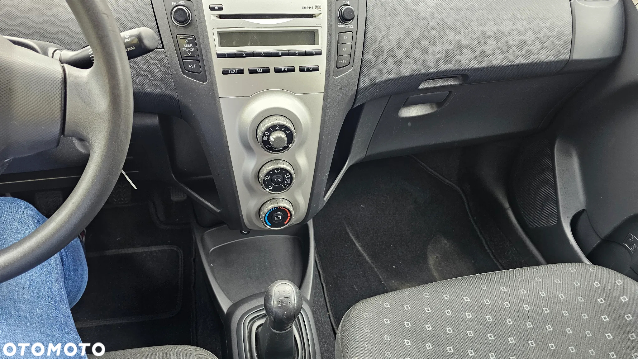 Toyota Yaris 1.3 VVT-i Sol - 16