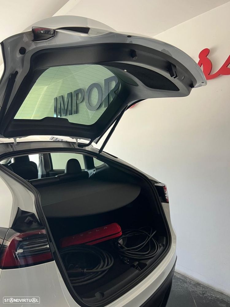 Tesla Model Y - 22