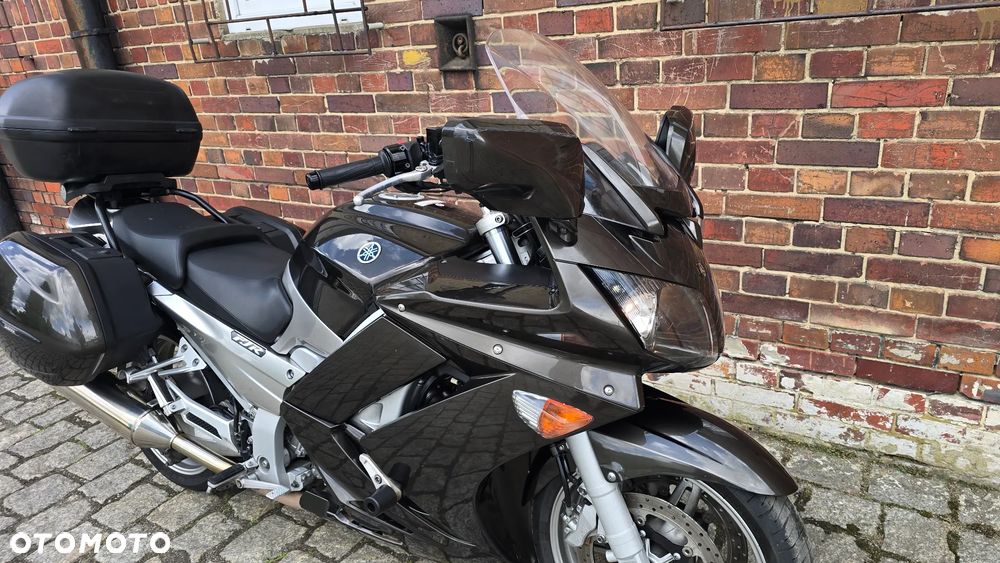 Yamaha FJR - 27