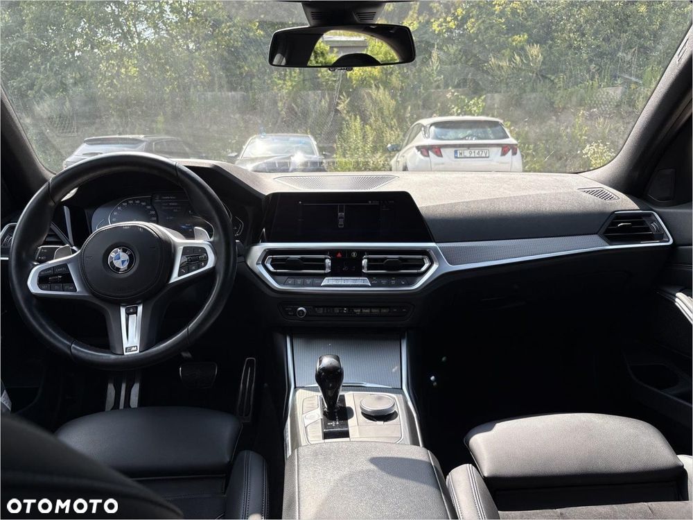 BMW Seria 3 330d M Sport sport - 11
