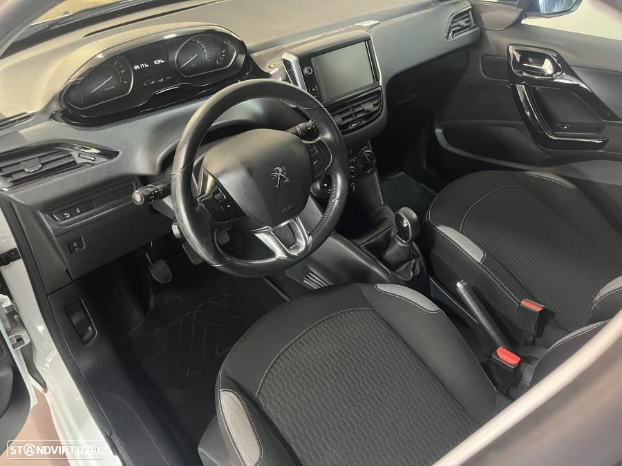 Peugeot 208 1.2 PureTech Active - 11