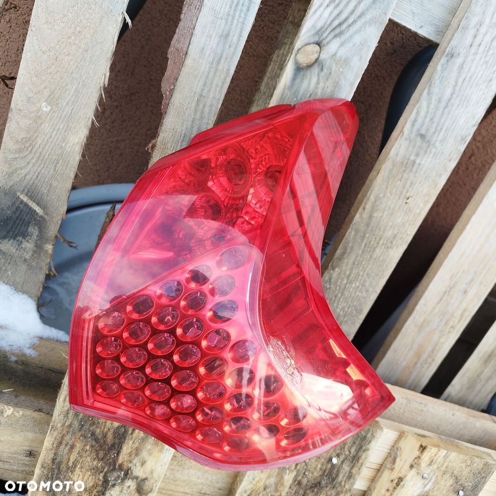 Lampa prawa Peugeot 308 rocznik 09 do 16