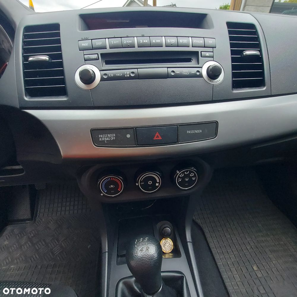 Mitsubishi Lancer 1.6 Inform - 5