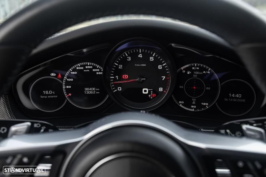 Porsche Panamera 4 S - 33