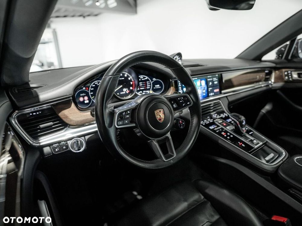 Porsche Panamera 4 E-Hybrid 10 Years Edition - 18