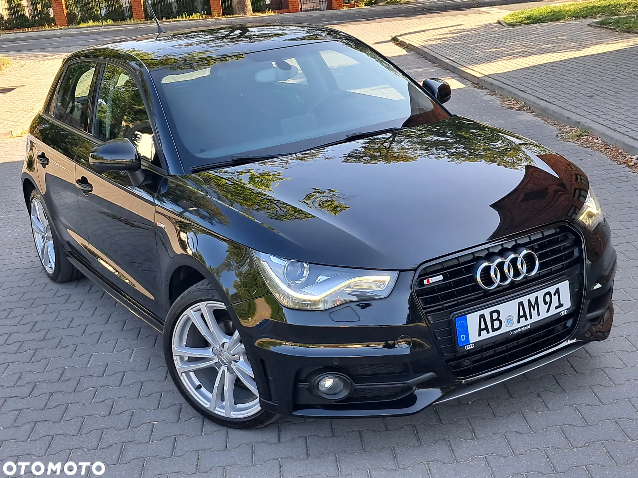 Audi A1 Sportback 1.6 TDI S line Sportpaket - 2