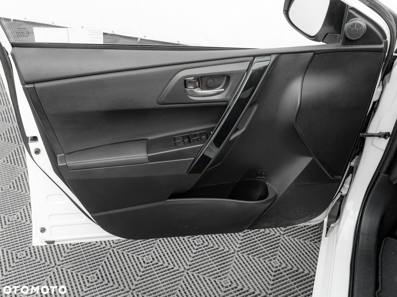 Toyota Auris Hybrid 135 Premium - 13