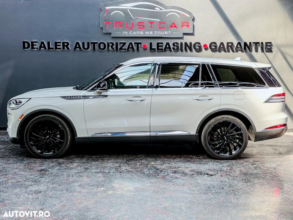 Lincoln Aviator - 8