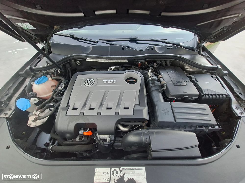 VW Passat 2.0 TDI BlueMotion Exclusive - 27