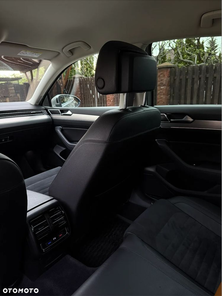Volkswagen Passat - 25