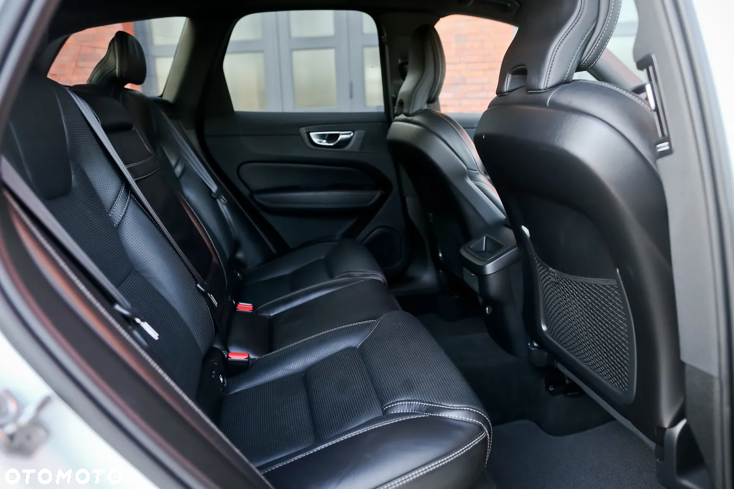 Volvo XC 60 D5 AWD Geartronic RDesign - 30