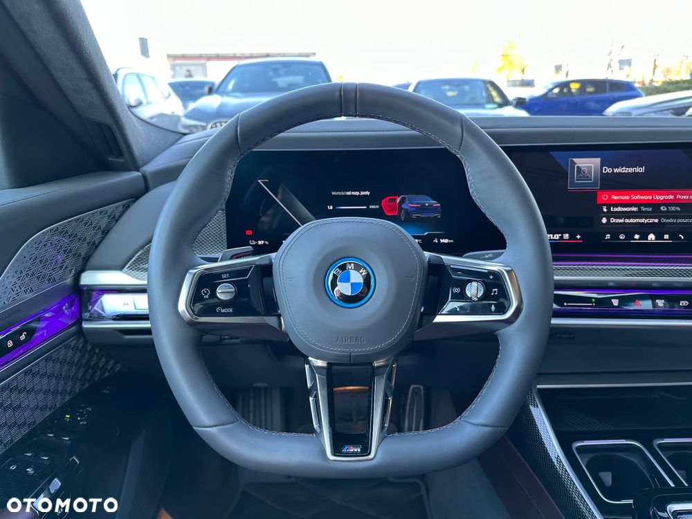 BMW i7 - 25