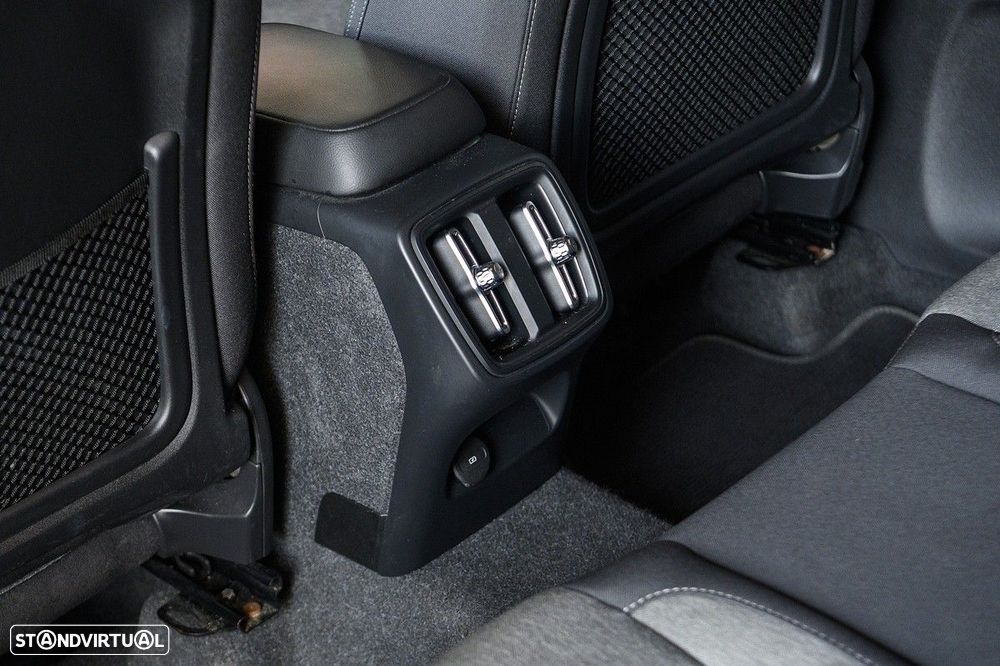 Volvo XC 40 1.5 T2 Plus Dark Auto - 33