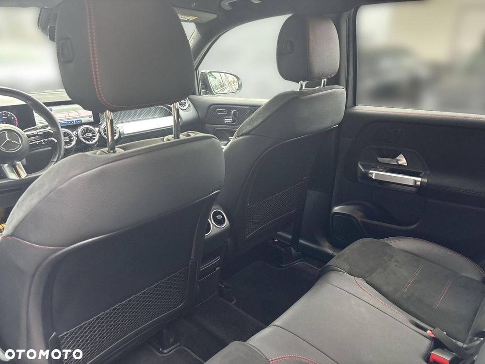 Mercedes-Benz GLB - 15