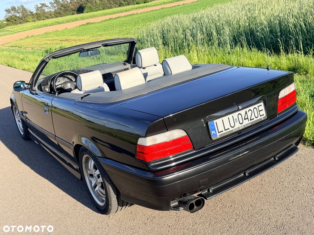 BMW Seria 3 320i - 11