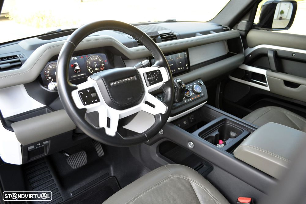 Land Rover Defender 3.0 I6 130 AWD X-Dynamic HSE - 19