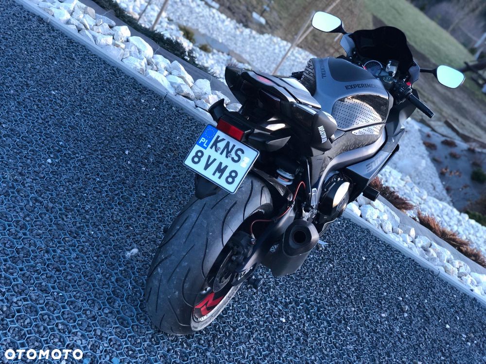 Suzuki GSX-R - 10